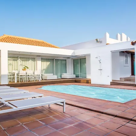 Luxury 'la Bonita' With Private Heated Pool, Bbq & Free Wifi- Suiteable For Familiesfriends Villa *
