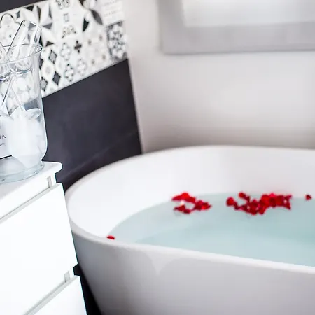 Luxury 'la Bonita' With Private Heated Pool, Bbq & Free Wifi- Suiteable For Familiesfriends