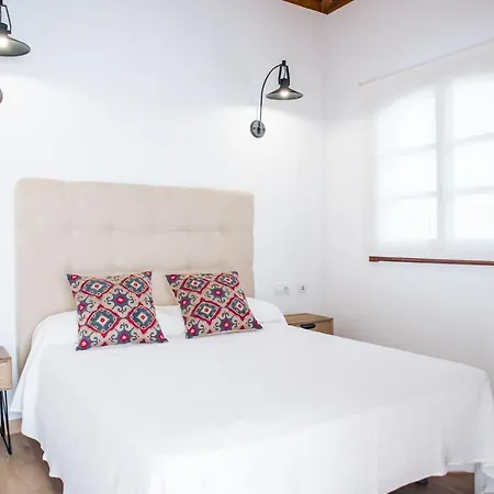 Luxury 'la Bonita' With Private Heated Pool, Bbq & Free Wifi- Suiteable For Familiesfriends Villa